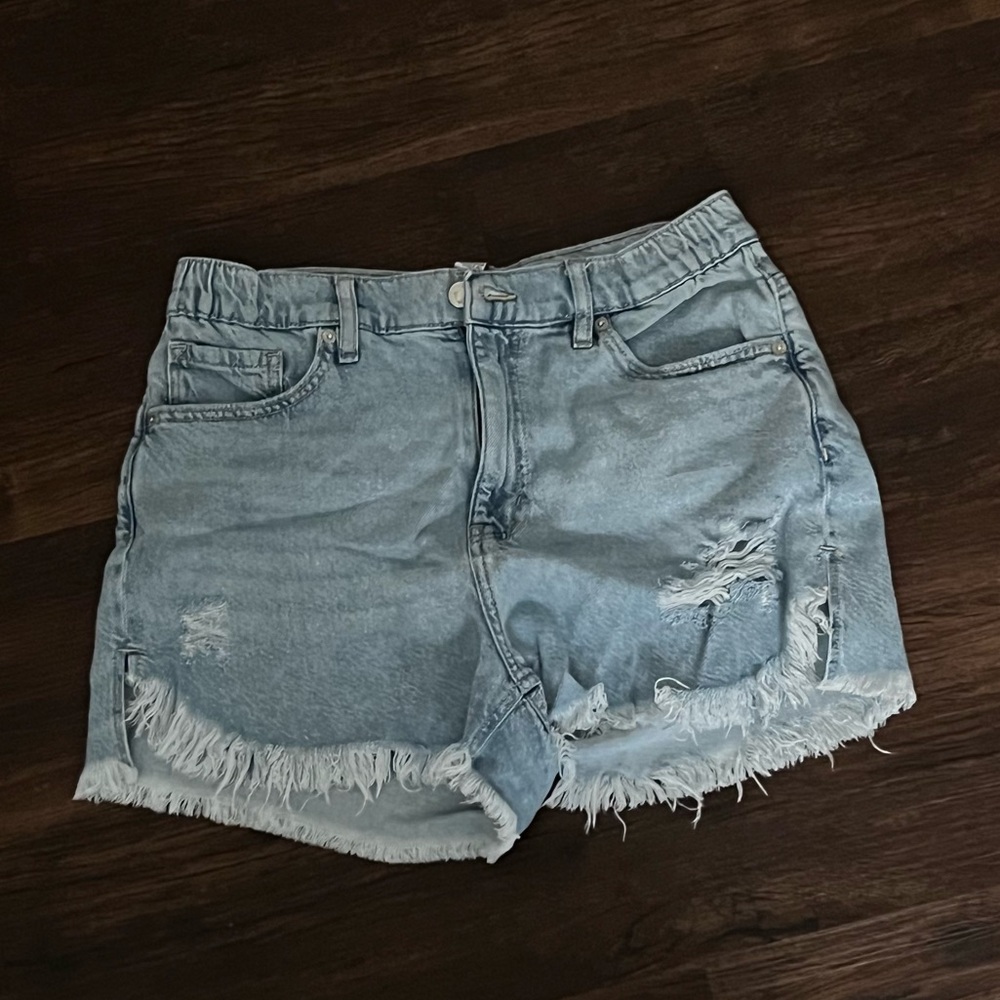 blue frayed jean shorts